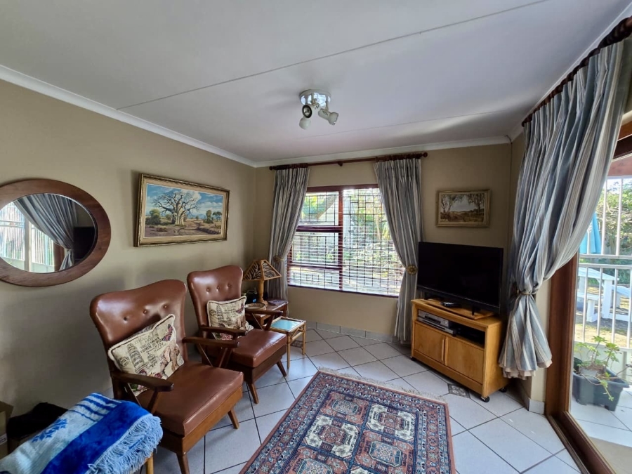 4 Bedroom Property for Sale in Loerie Park Western Cape